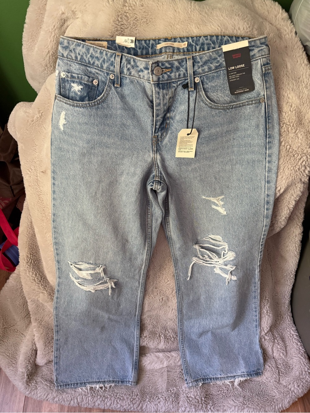 Levi's low loose Light Blue Distressed Boyfriend Jeans. NWT